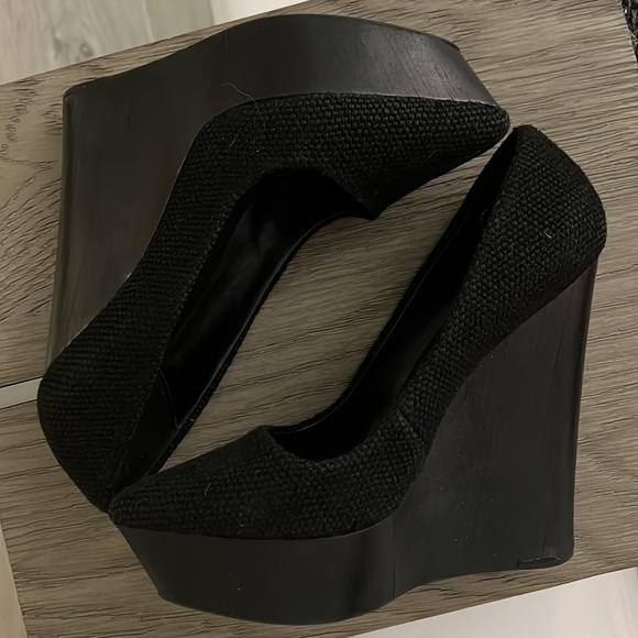 Black platform - Picture 2 of 4